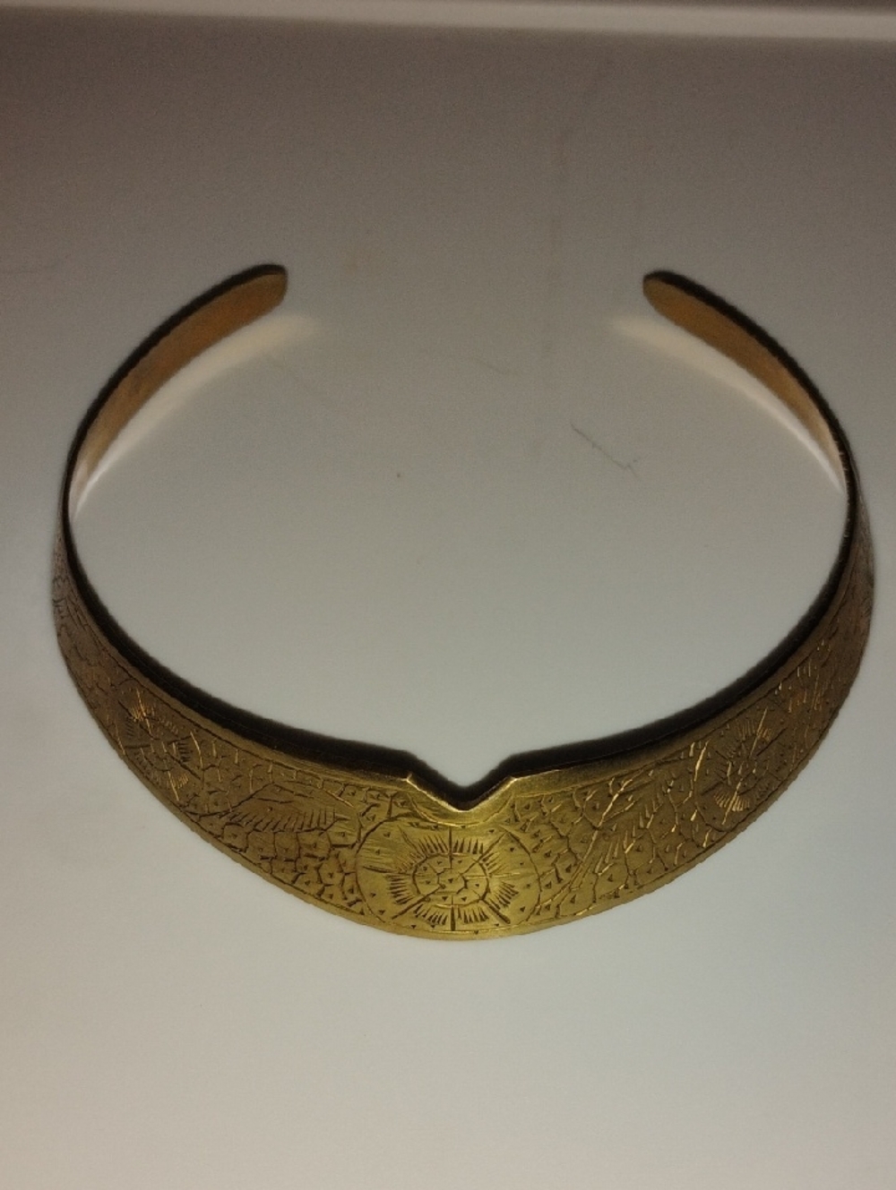 Vintage Etched Gold-Tone Metal Choker Necklace